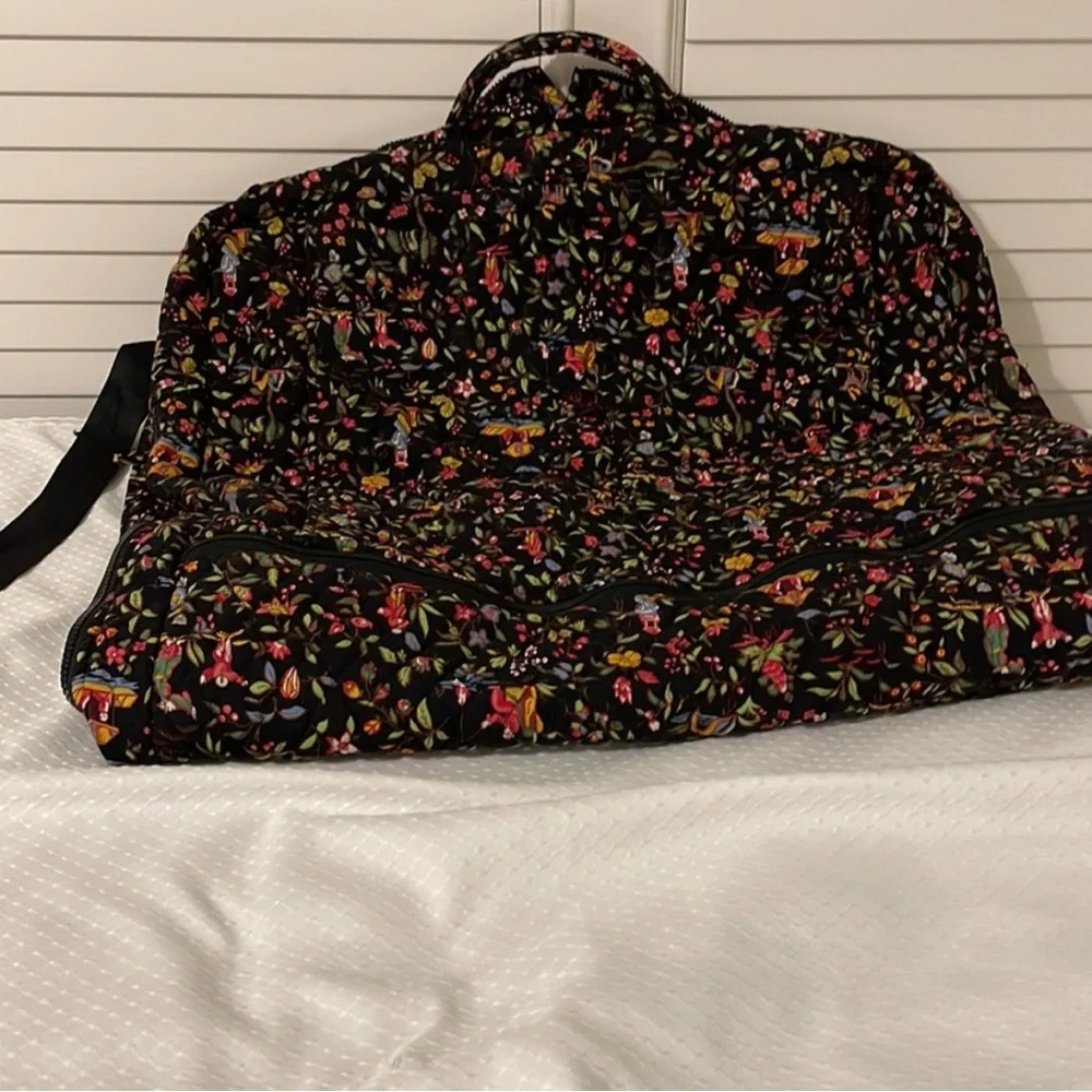 VERA BRADLEY Garment Bag In Excellent Preowned Condition